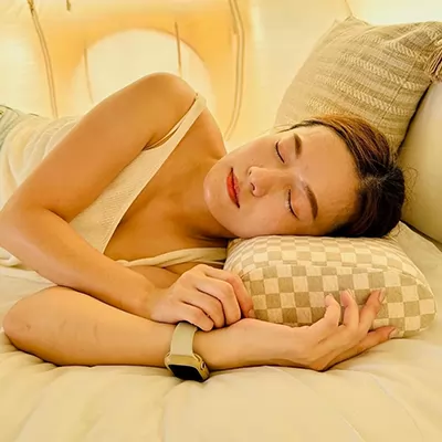 greysa格蕾莎隨身旅行小枕頭出差旅遊露營必備體積輕巧方便隨身攜帶布套設計簡約典雅品味