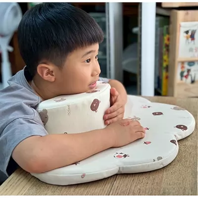 greysa格蕾莎月兒午安枕雲朵午睡墊組合最佳的小學課桌椅午睡枕