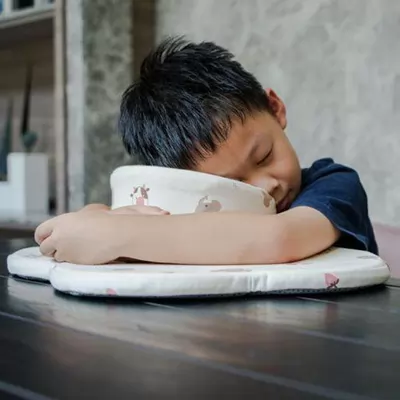 greysa格蕾莎月兒午安枕雲朵午睡墊組合最佳的小學課桌椅午睡枕