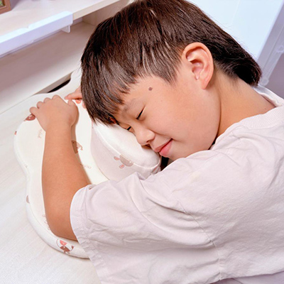 greysa格蕾莎月兒午安枕雲朵午睡墊組合最佳的小學課桌椅午睡枕