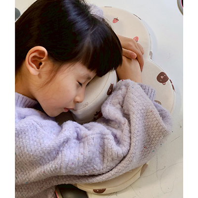 greysa格蕾莎月兒午安枕雲朵午睡墊組合最佳的小學課桌椅午睡枕