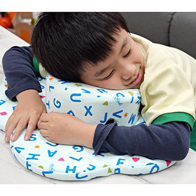 greysa格蕾莎月兒午安枕雲朵午睡墊組合最佳的小學課桌椅午睡枕