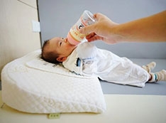 【推薦】育兒用品|GreySa格蕾莎 母嬰專用仰角枕 減緩嬰兒溢吐奶的輔助枕頭、孕期托腹枕