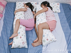 【推薦】GreySa 格蕾莎 兒童環保記憶枕&兒童側睡抱枕|培養良好睡眠習慣的育兒法寶|無毒環保的兒童枕頭,側睡仰睡皆好眠~