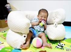 【推薦】【育兒】GreySa格蕾莎 哺乳護嬰枕。超軟綿、功用多,還可以拆洗喔!