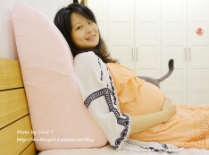 【推薦】【育兒‧體驗】超舒服!greySa格蕾莎 抬腿枕│讓我輕鬆當個優雅美孕婦♥