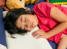 【推薦】兒童&青少年專用的格蕾莎GREYSA無毒環保記憶枕.側睡、仰睡都能一夜好眠!!