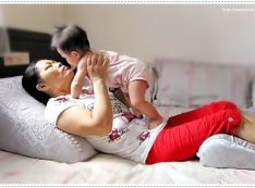 【推薦】使用心得【格蕾莎抬腿枕+輕鬆枕】那些年.我們一起枕!