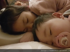 【推薦】GreySa格蕾莎【無毒環保記憶枕 - 兒童青少年專用】-怎樣扭曲都能立即回彈不變形!